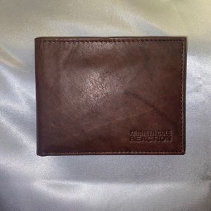 KENNETH COLE REACTION WALLET